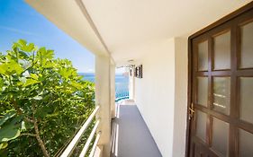 Apartment For Two Close To Sea